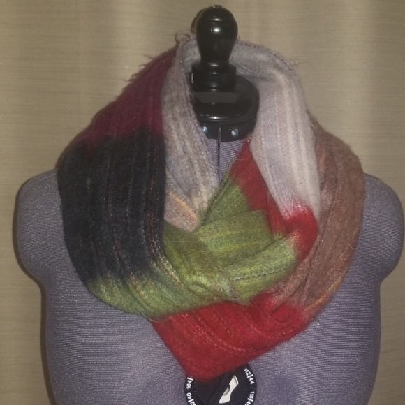 Accessories - Infinity scarf